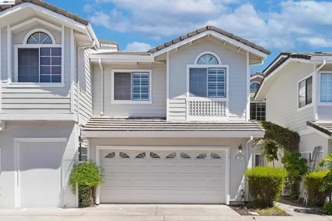 24 Copperfield Ln