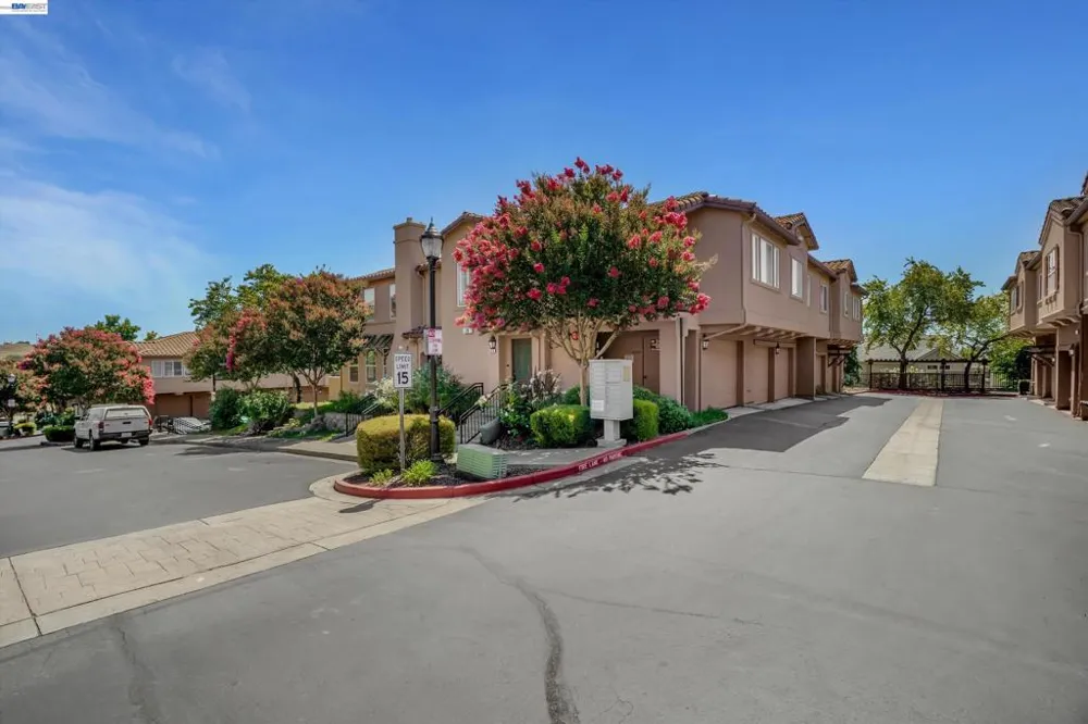 24 Meritage Cmn #1403 Livermore, CA 94551