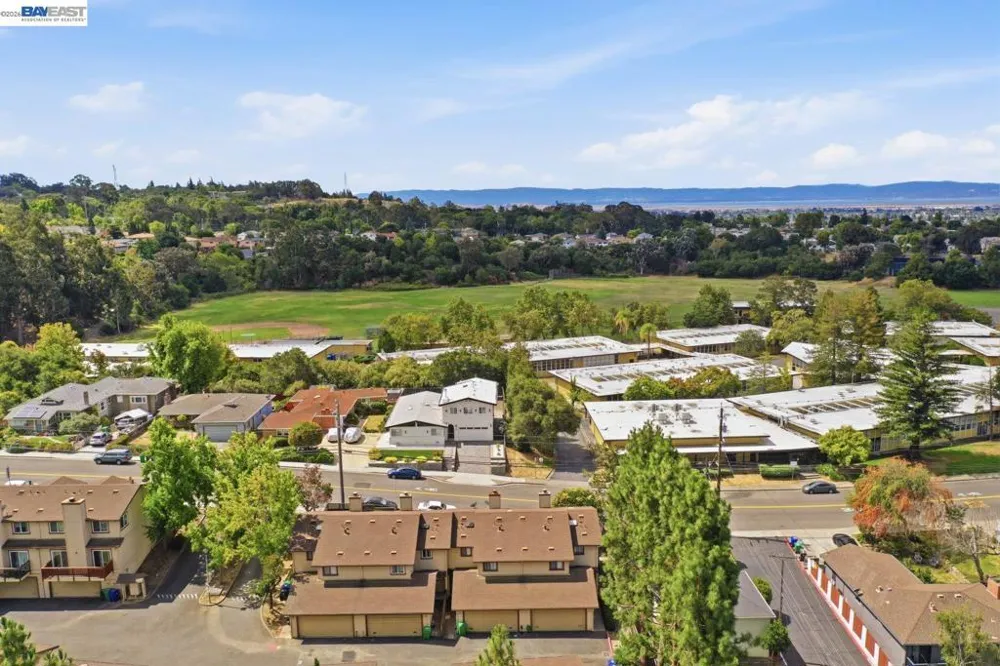 1701 Calais Ct Hayward, CA 94541