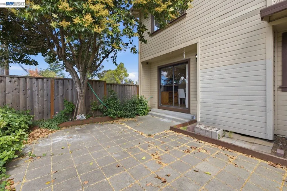 1701 Calais Ct Hayward, CA 94541