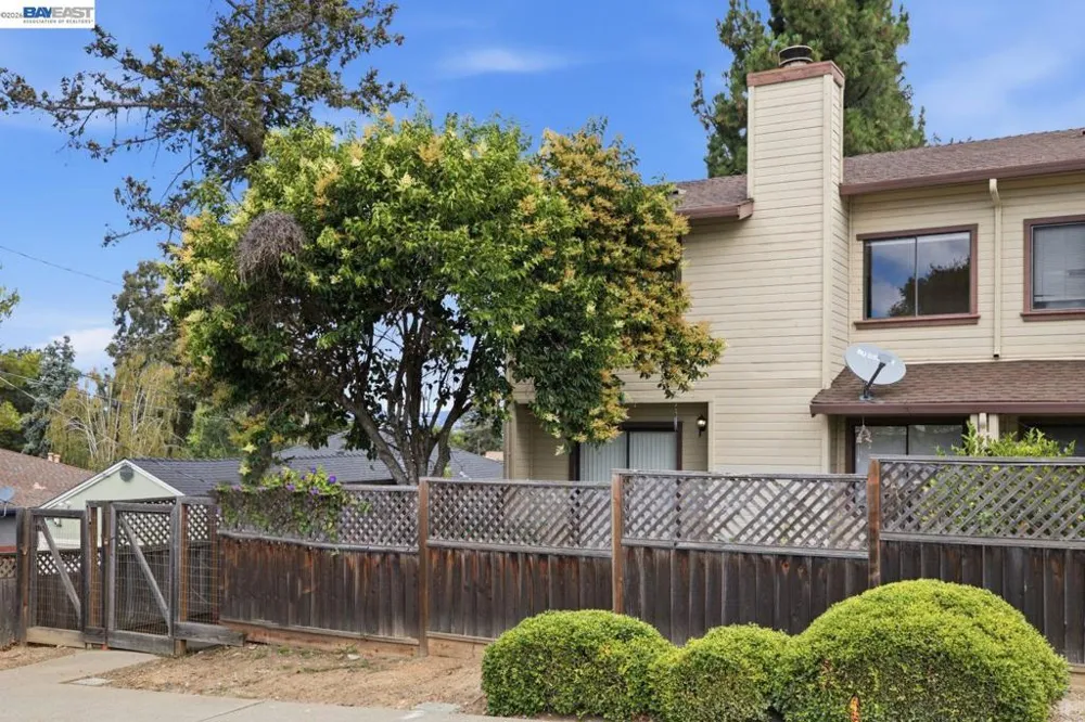 1701 Calais Ct Hayward, CA 94541