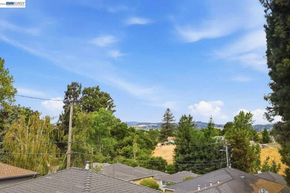 1701 Calais Ct Hayward, CA 94541