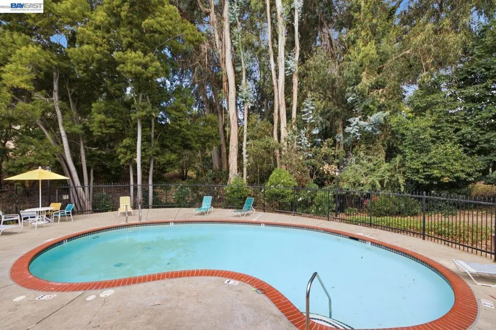 1701 Calais Ct Hayward, CA 94541