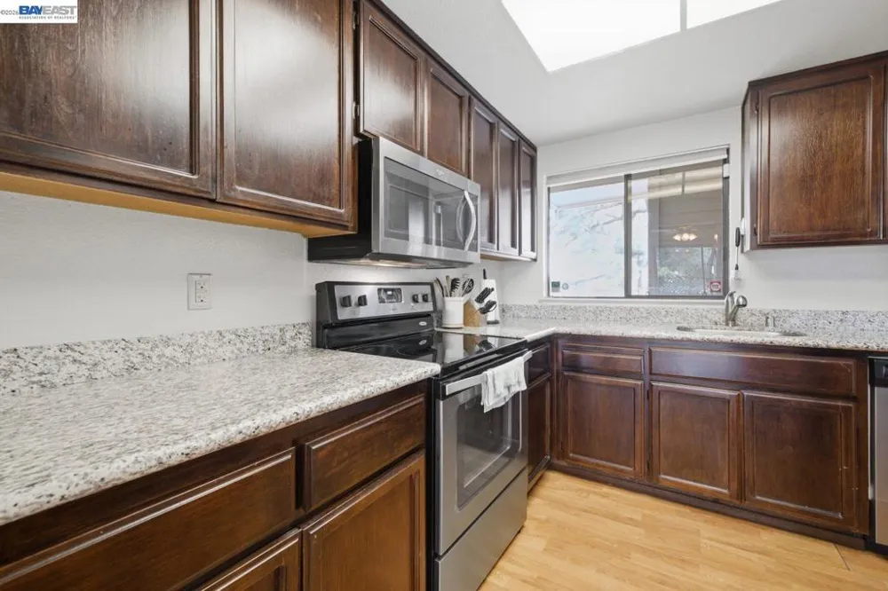 1701 Calais Ct Hayward, CA 94541