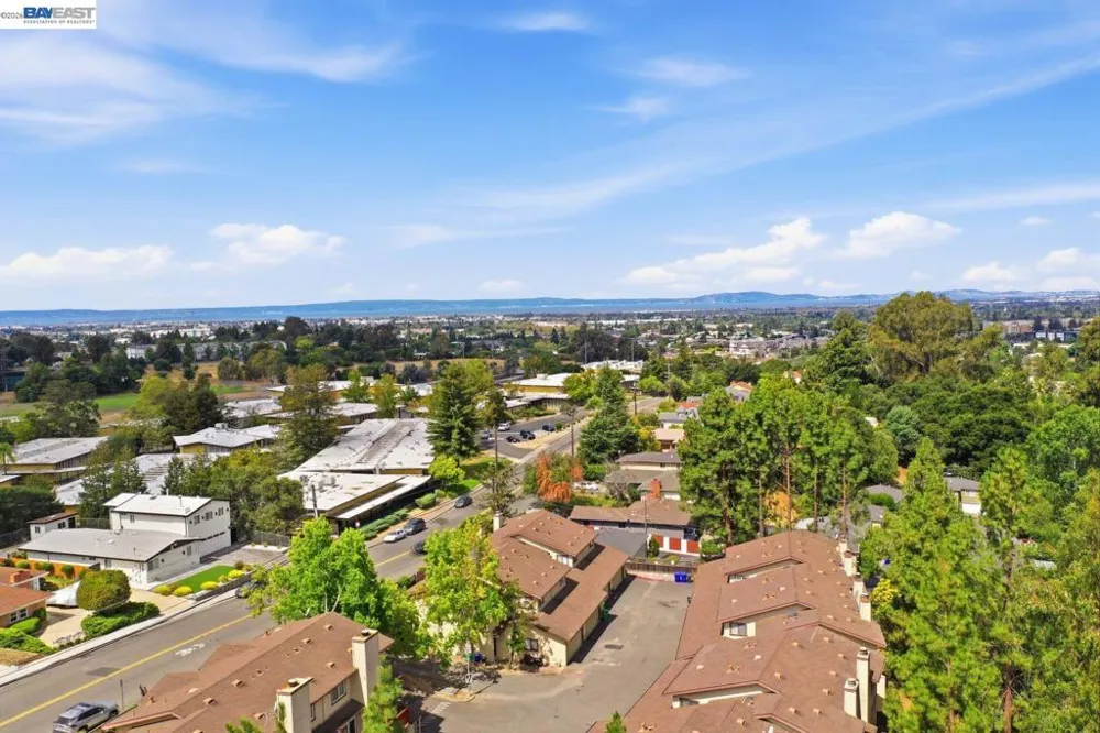 1701 Calais Ct Hayward, CA 94541