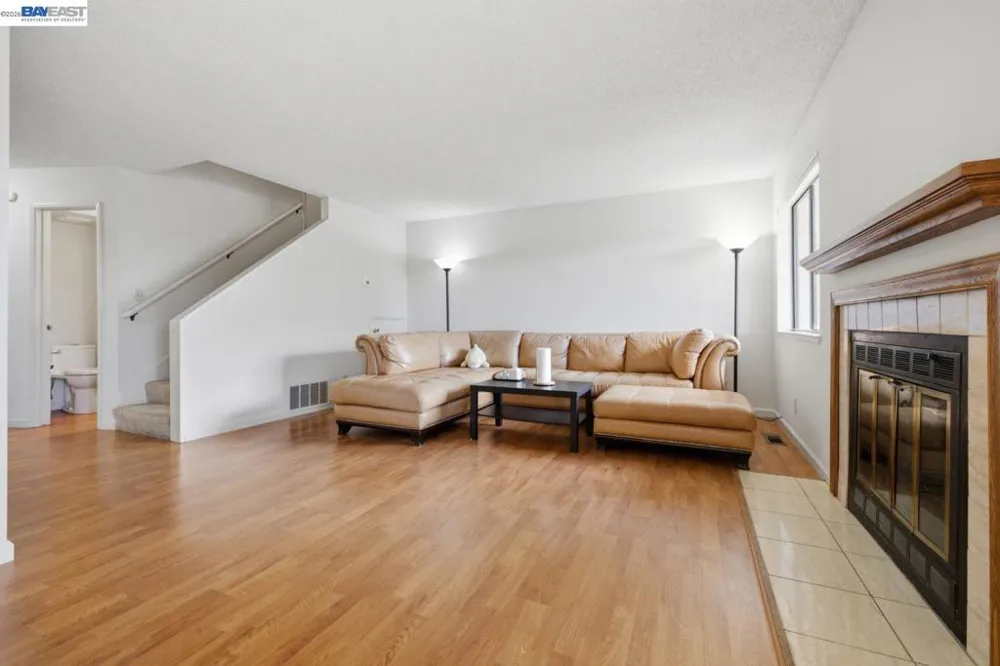 1701 Calais Ct Hayward, CA 94541