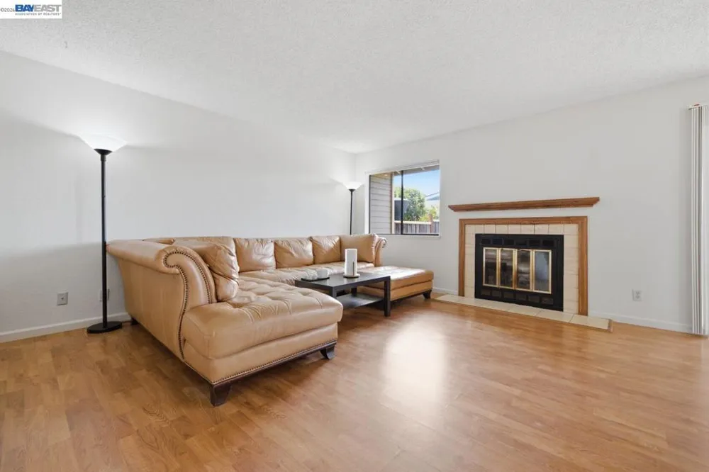 1701 Calais Ct Hayward, CA 94541