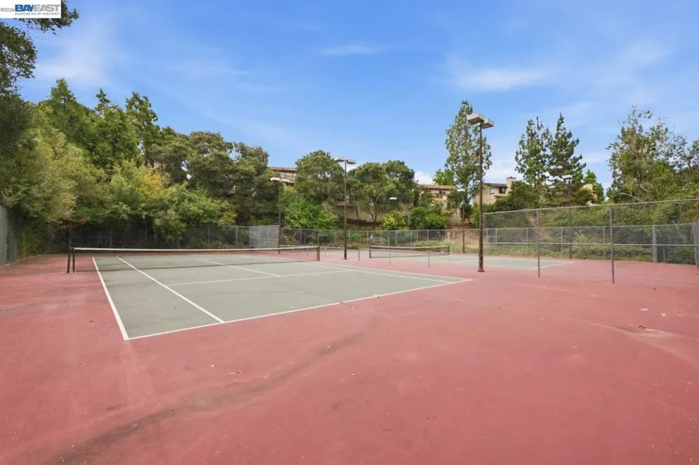 1701 Calais Ct Hayward, CA 94541
