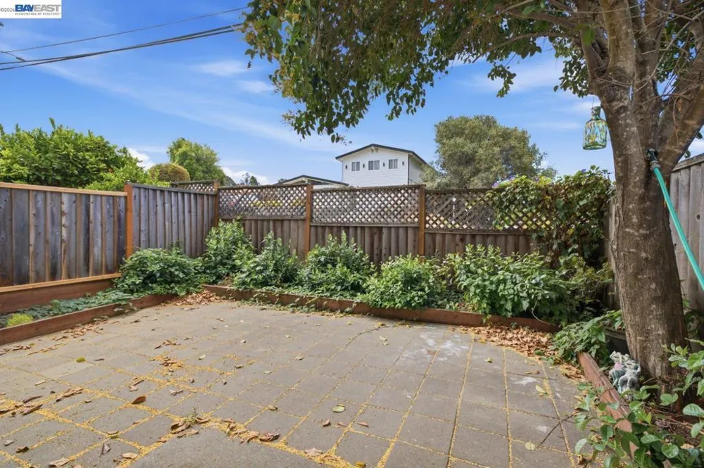 1701 Calais Ct Hayward, CA 94541