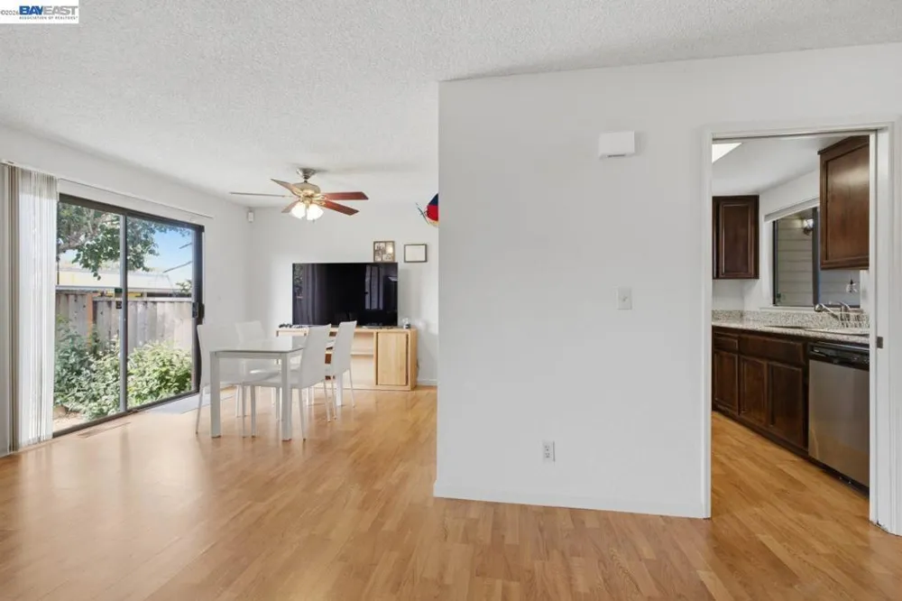 1701 Calais Ct Hayward, CA 94541