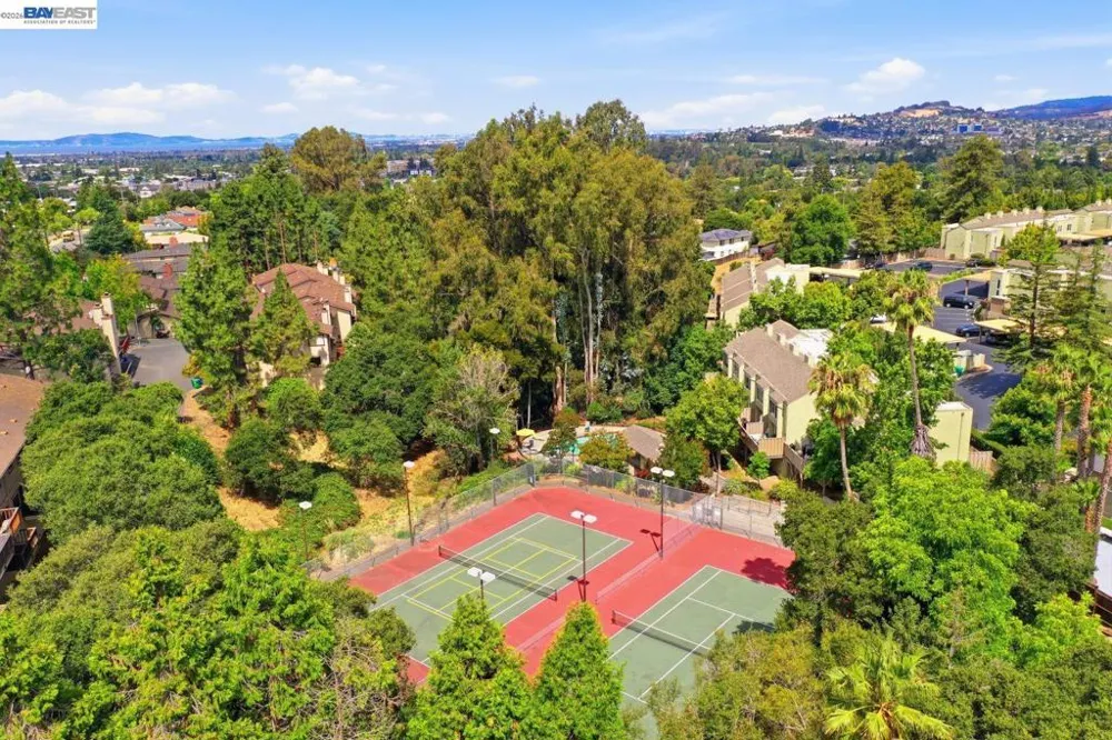 1701 Calais Ct Hayward, CA 94541