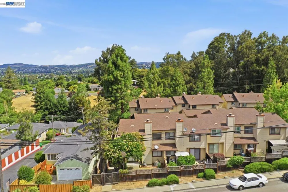 1701 Calais Ct Hayward, CA 94541