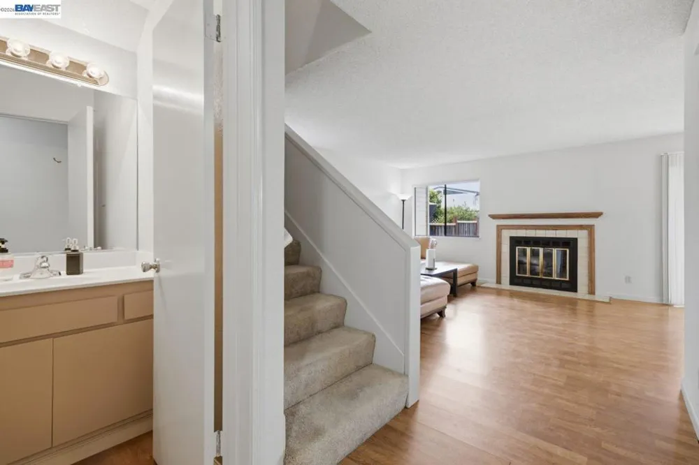 1701 Calais Ct Hayward, CA 94541