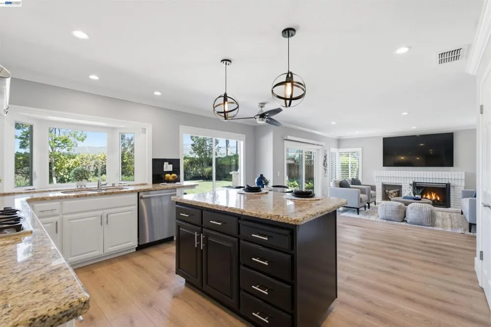 310 Sunset Dr Danville, CA 94506