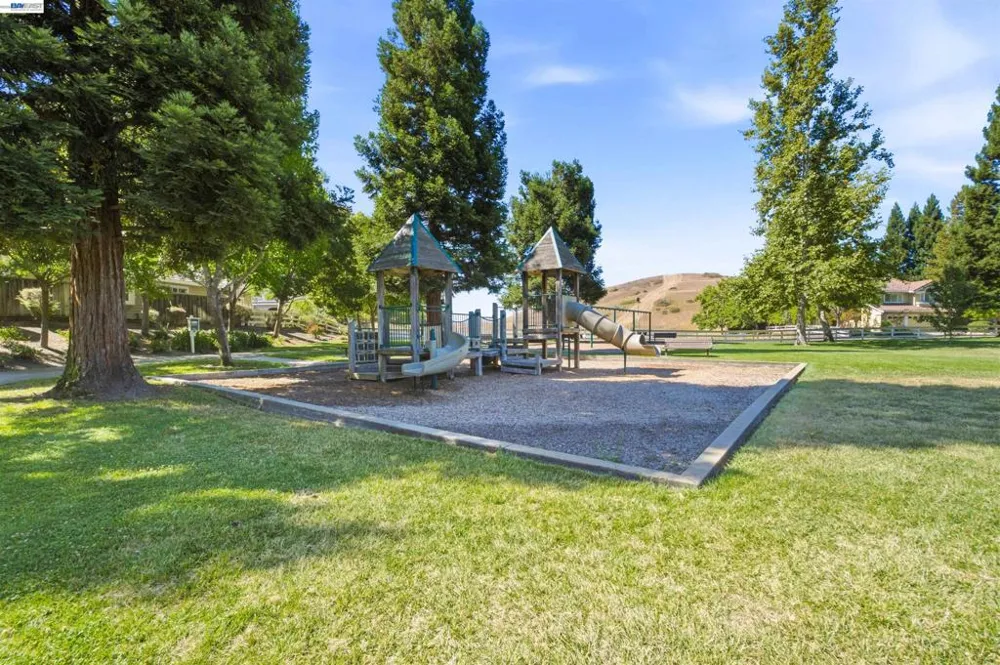 310 Sunset Dr Danville, CA 94506