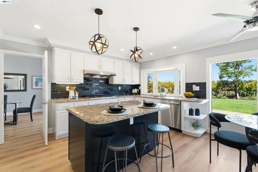 310 Sunset Dr Danville, CA 94506
