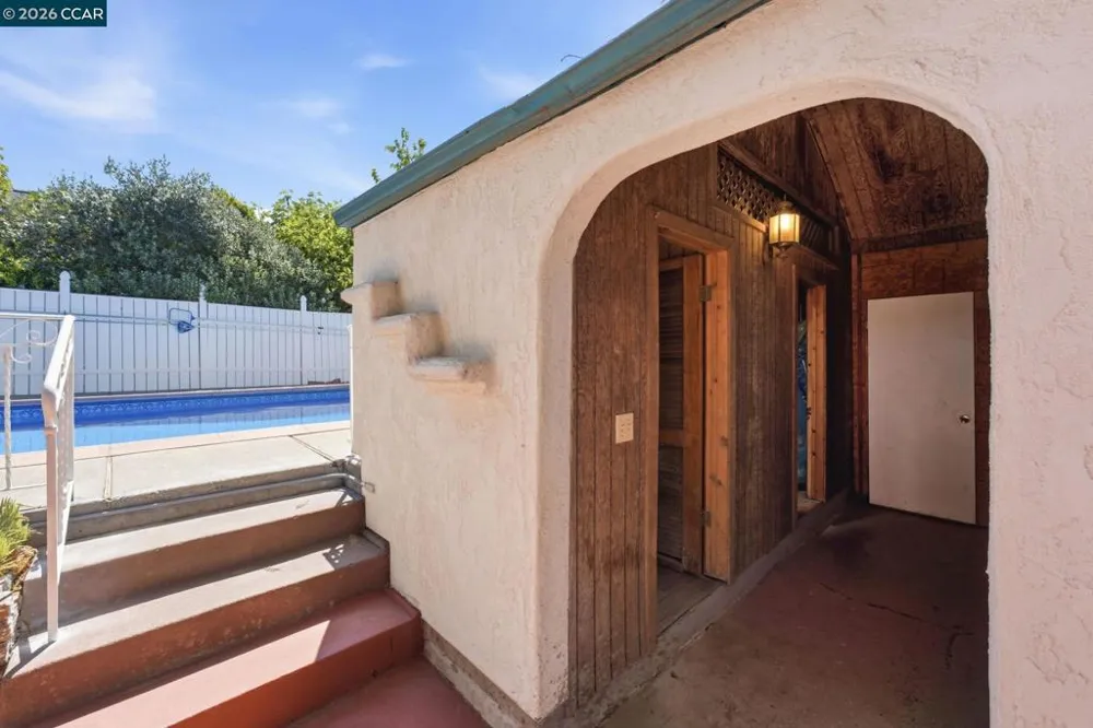 110 Bella Vista Way Vallejo, CA 94590