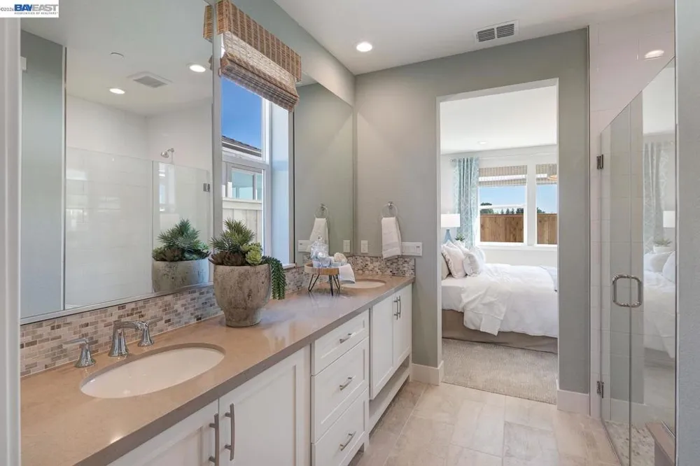 1049 Briar Court Manteca, CA 95336
