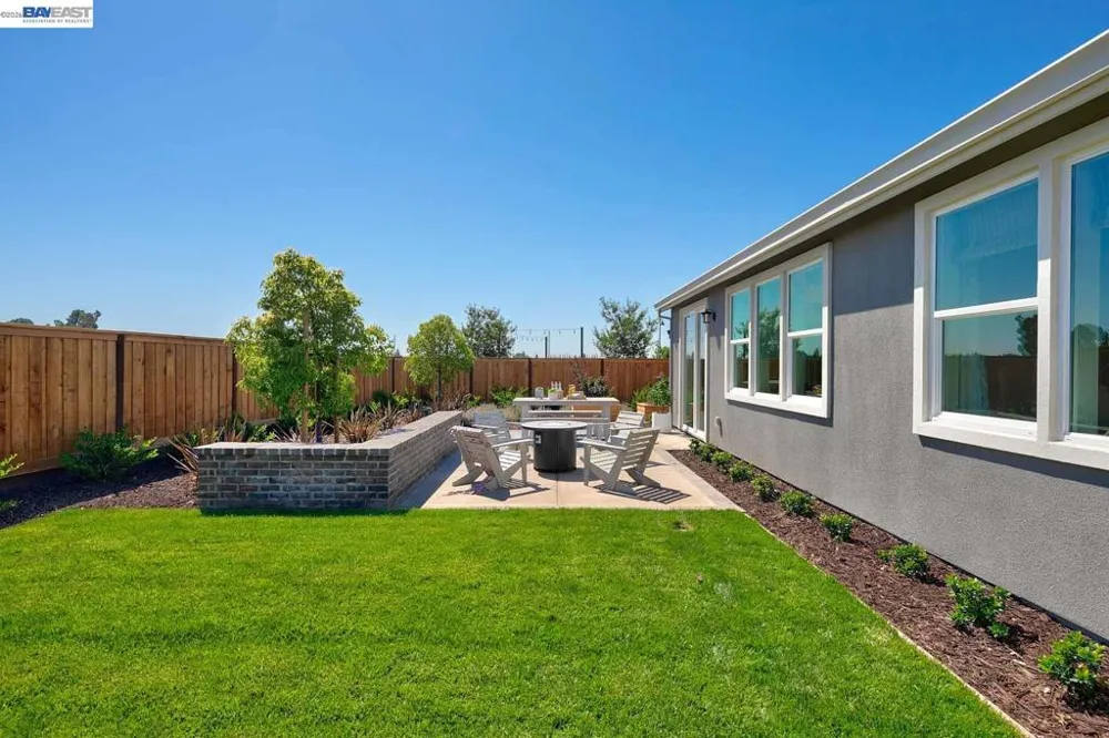 1049 Briar Court Manteca, CA 95336