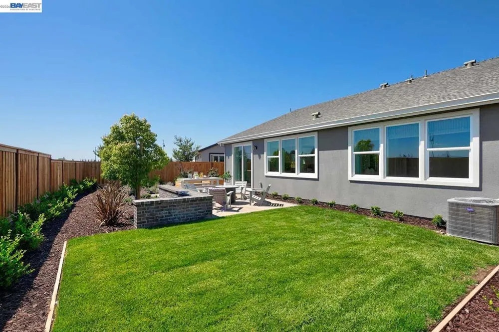 1049 Briar Court Manteca, CA 95336