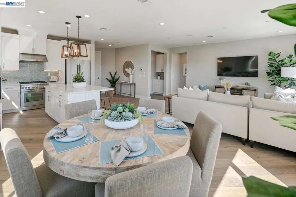 1049 Briar Court Manteca, CA 95336
