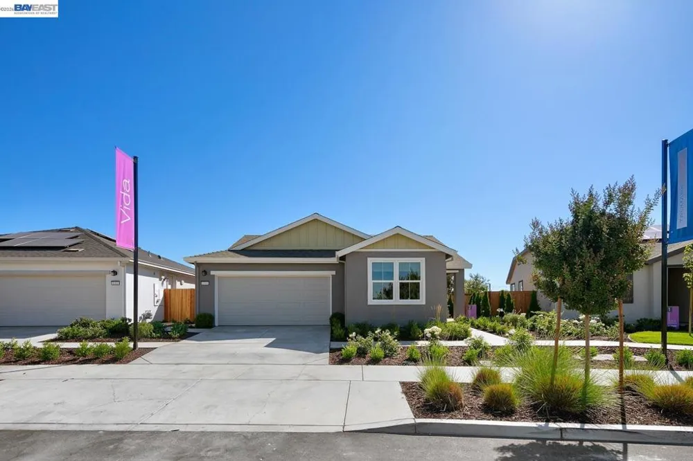 1049 Briar Court Manteca, CA 95336