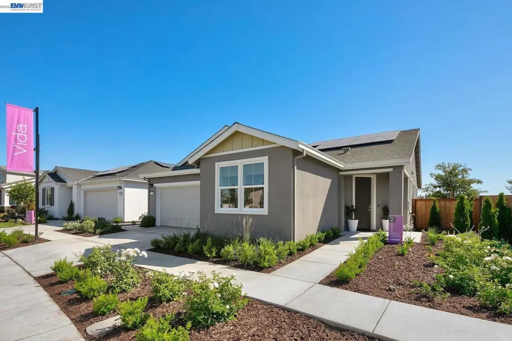 1049 Briar Court Manteca, CA 95336