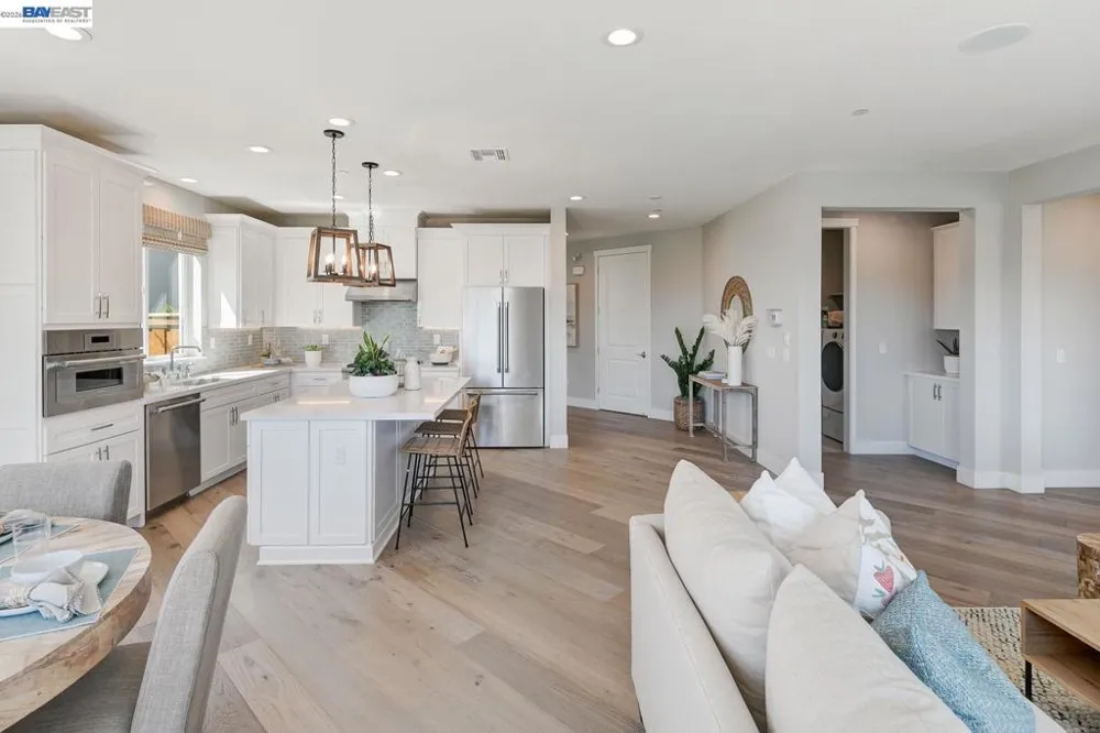 1049 Briar Court Manteca, CA 95336