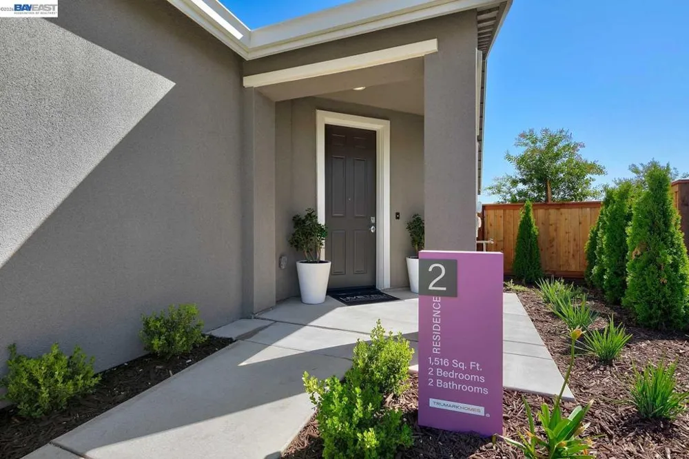 1049 Briar Court Manteca, CA 95336