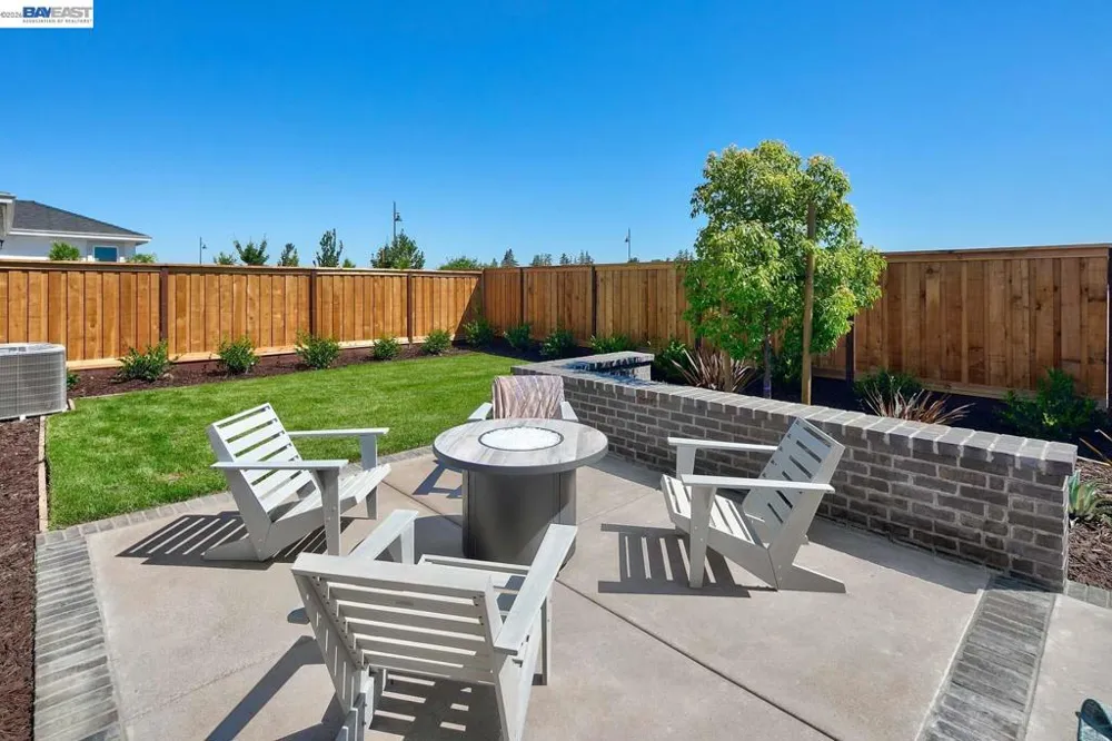 1049 Briar Court Manteca, CA 95336