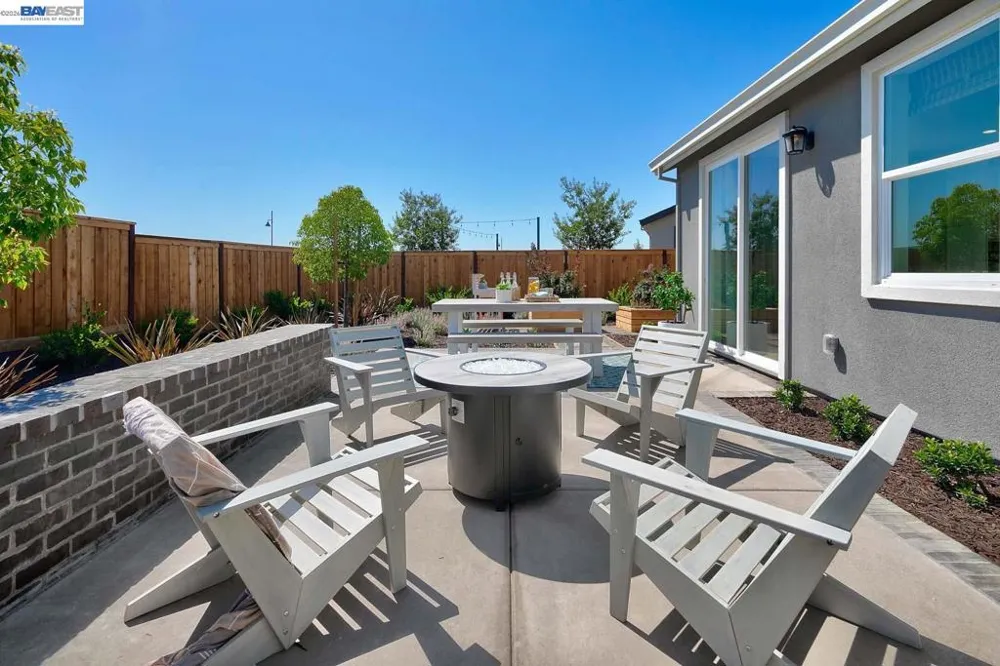 1049 Briar Court Manteca, CA 95336
