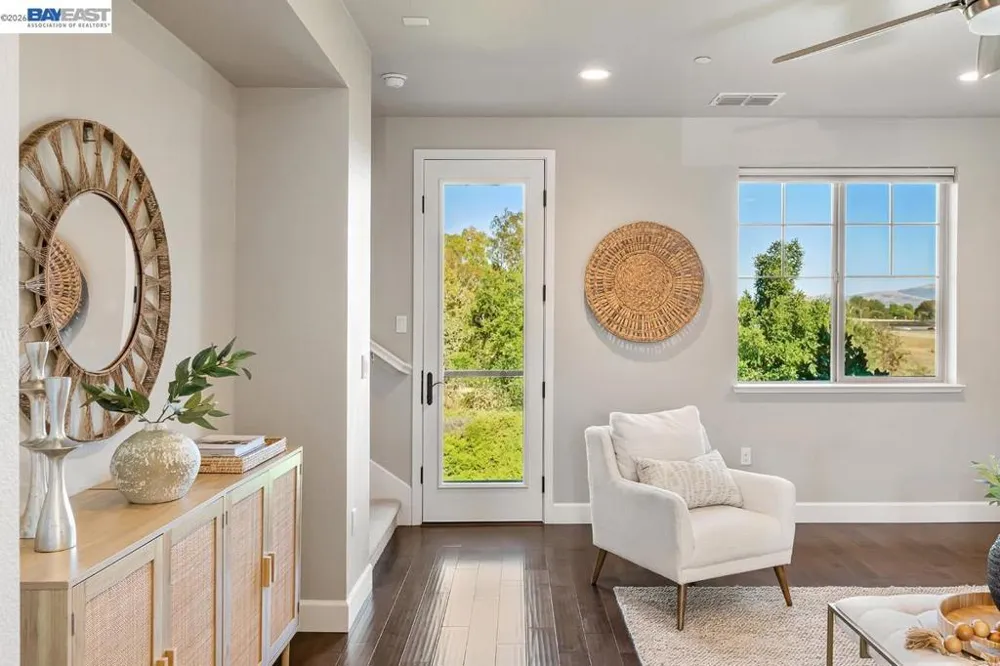 897 Tranquility Cir #7 Livermore, CA 94551