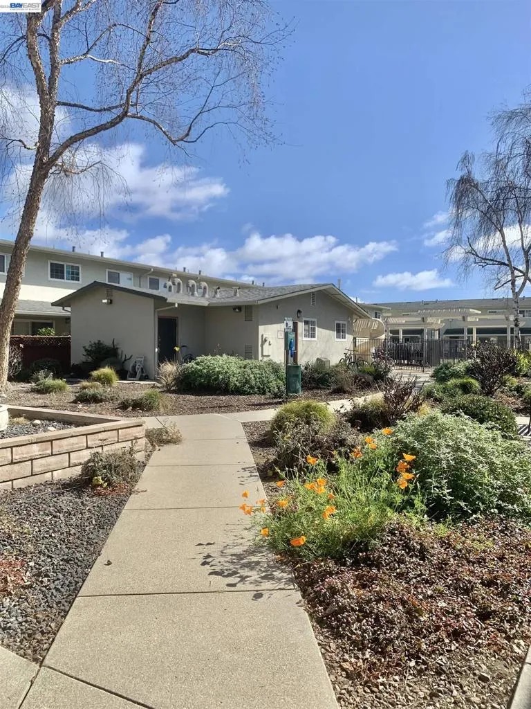 680 Fargo Ave #13 San Leandro, CA 94579