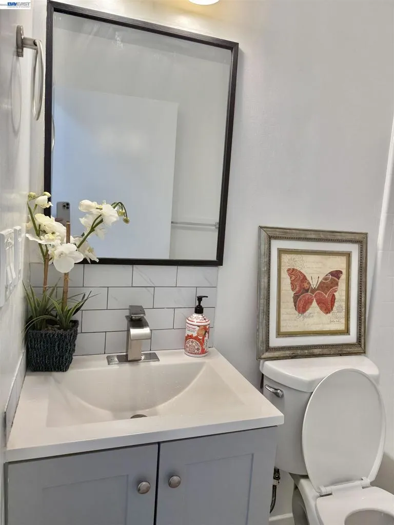 680 Fargo Ave #13 San Leandro, CA 94579