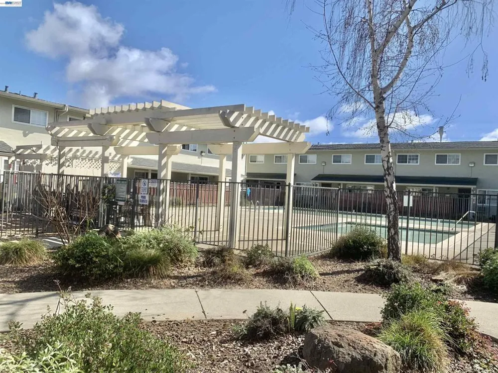 680 Fargo Ave #13 San Leandro, CA 94579