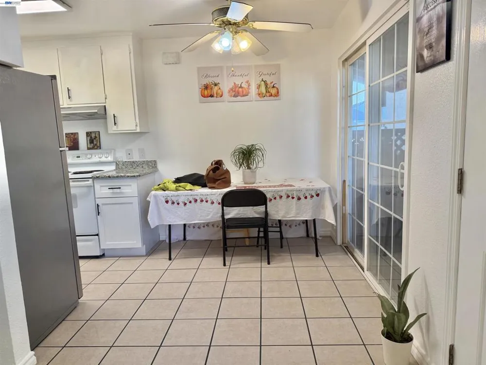 680 Fargo Ave #13 San Leandro, CA 94579