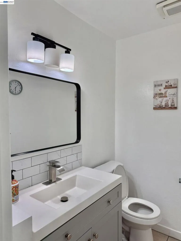 680 Fargo Ave #13 San Leandro, CA 94579
