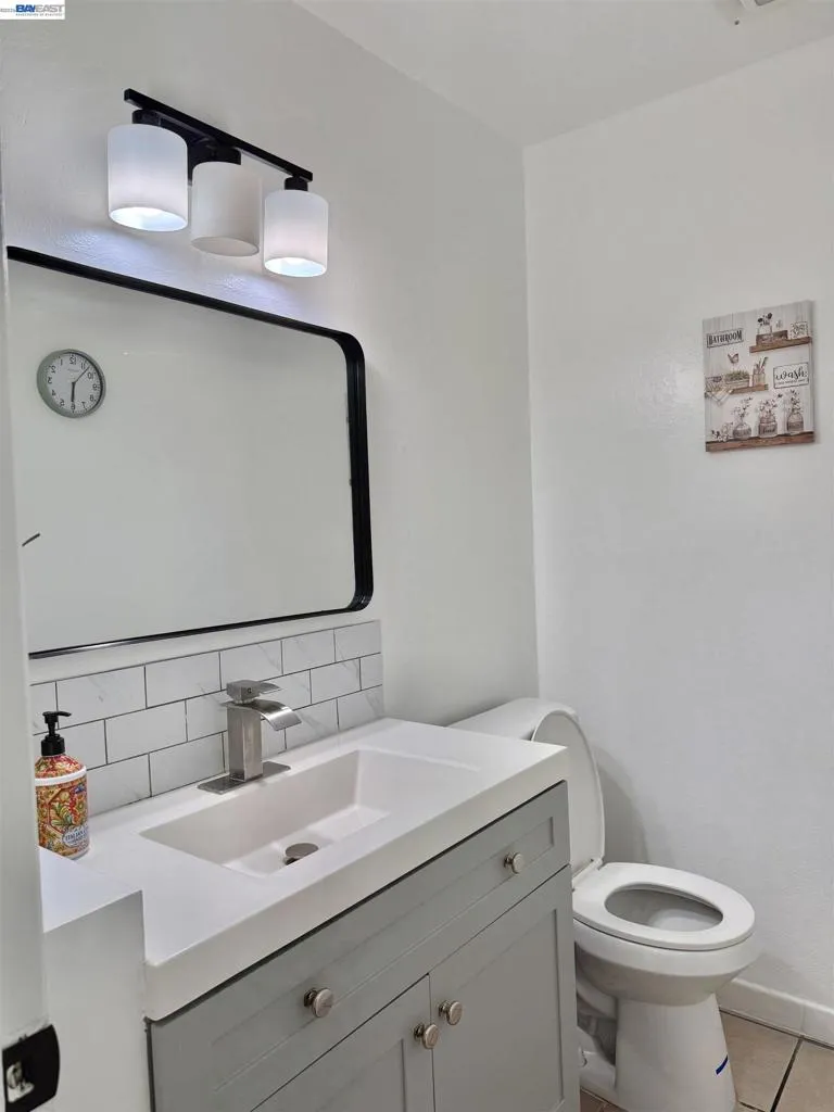 680 Fargo Ave #13 San Leandro, CA 94579