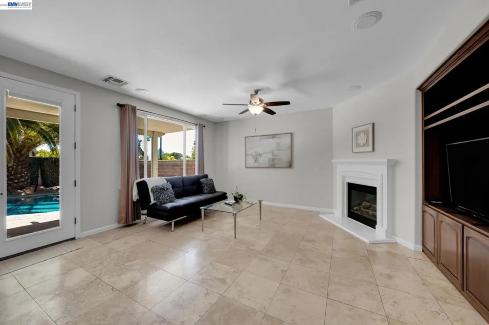 6391 Crystal Springs Cir Discovery Bay, CA 94505