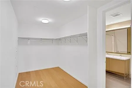 889 Francisco #3206 Los Angeles, CA 90017