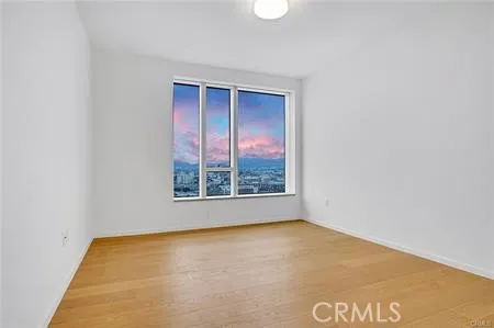 889 Francisco #3206 Los Angeles, CA 90017