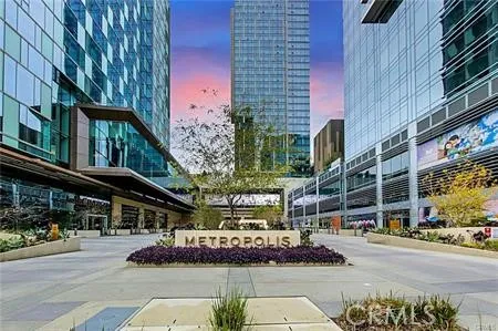 889 Francisco #3206 Los Angeles, CA 90017