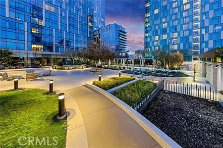 889 Francisco #3206 Los Angeles, CA 90017
