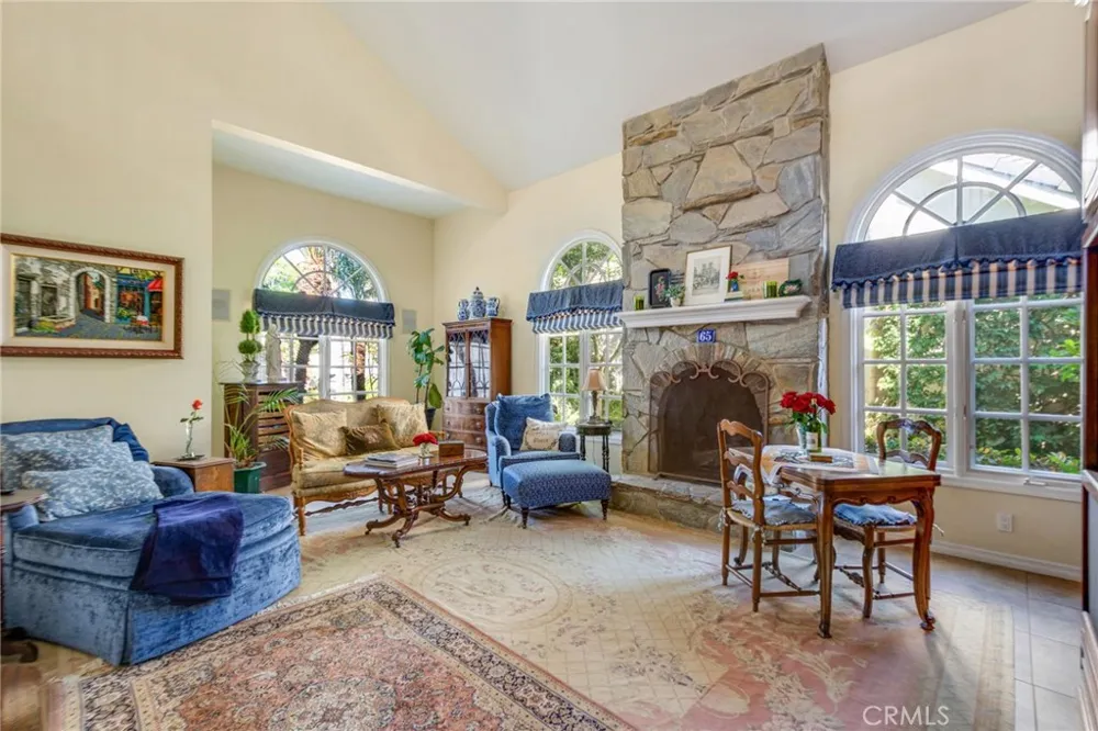 19381 Woodlands Dr Huntington Beach, CA 92648