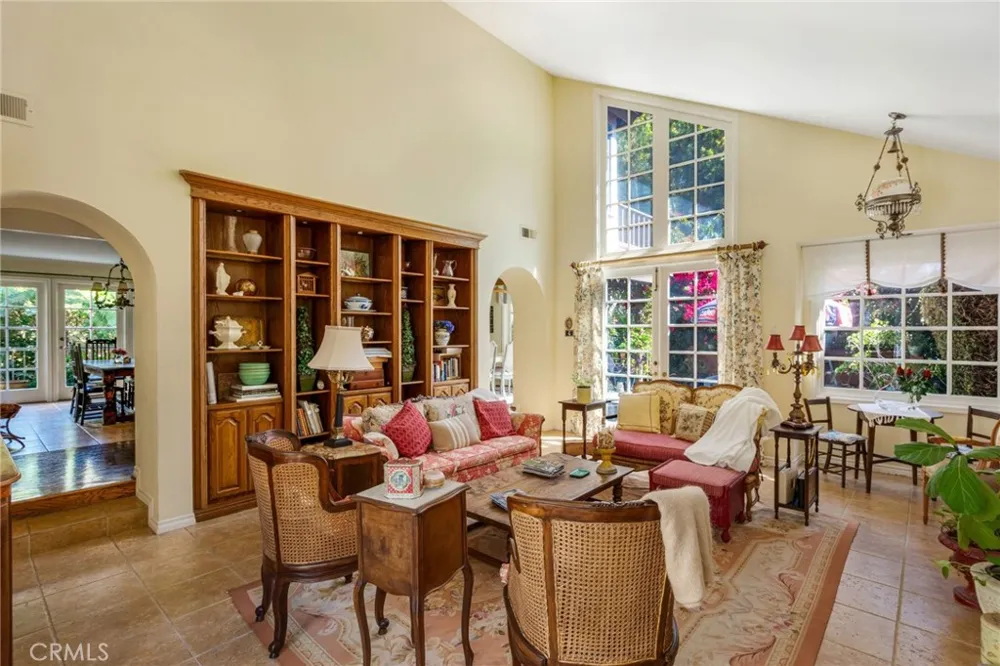 19381 Woodlands Dr Huntington Beach, CA 92648