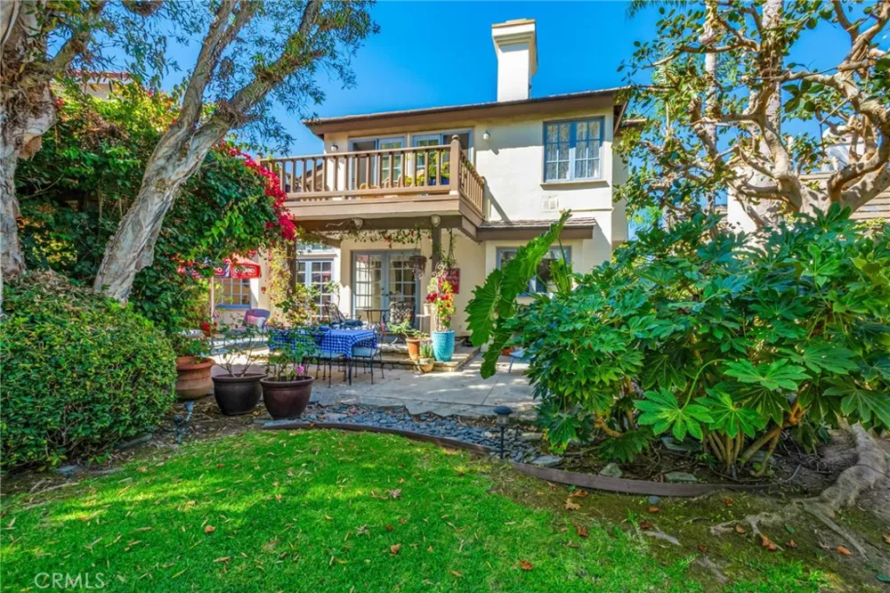 19381 Woodlands Dr Huntington Beach, CA 92648