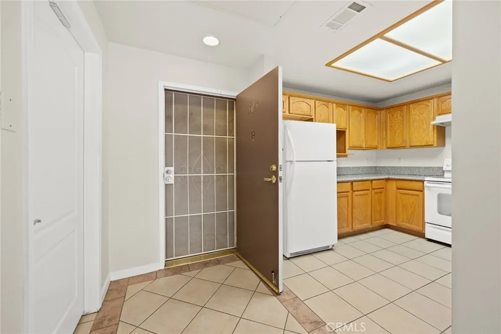 208 Lincoln Avenue #303 Monterey Park, CA 91755