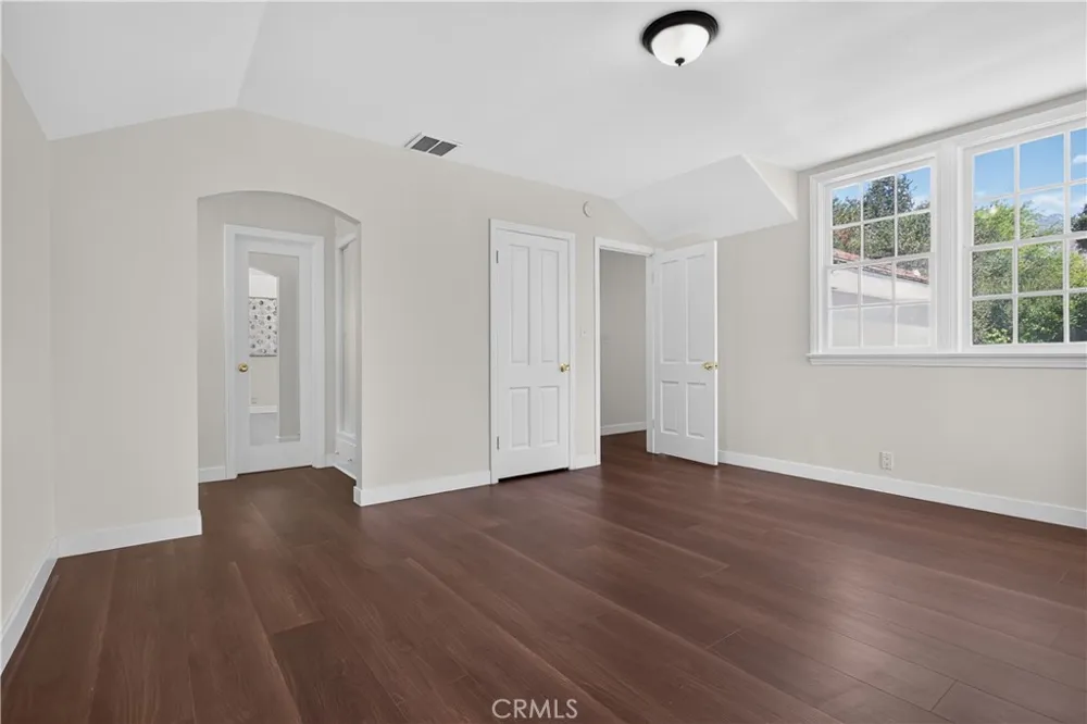 275 Arbolada Dr Arcadia, CA 91006