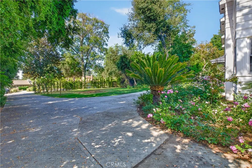 275 Arbolada Dr Arcadia, CA 91006