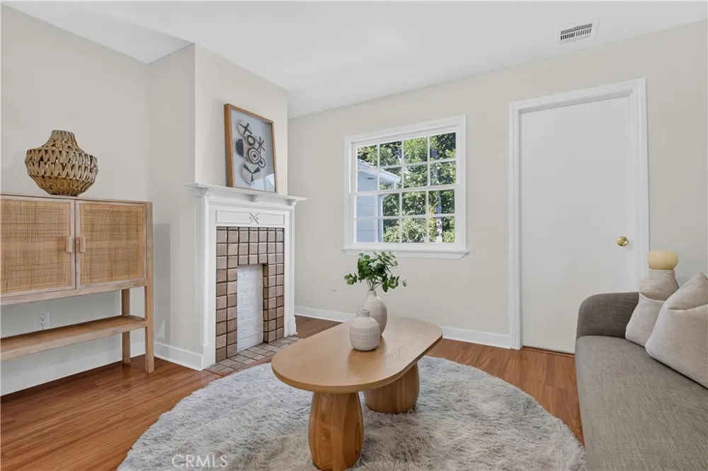 275 Arbolada Dr Arcadia, CA 91006